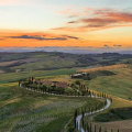 Can you visit wineries in tuscany?